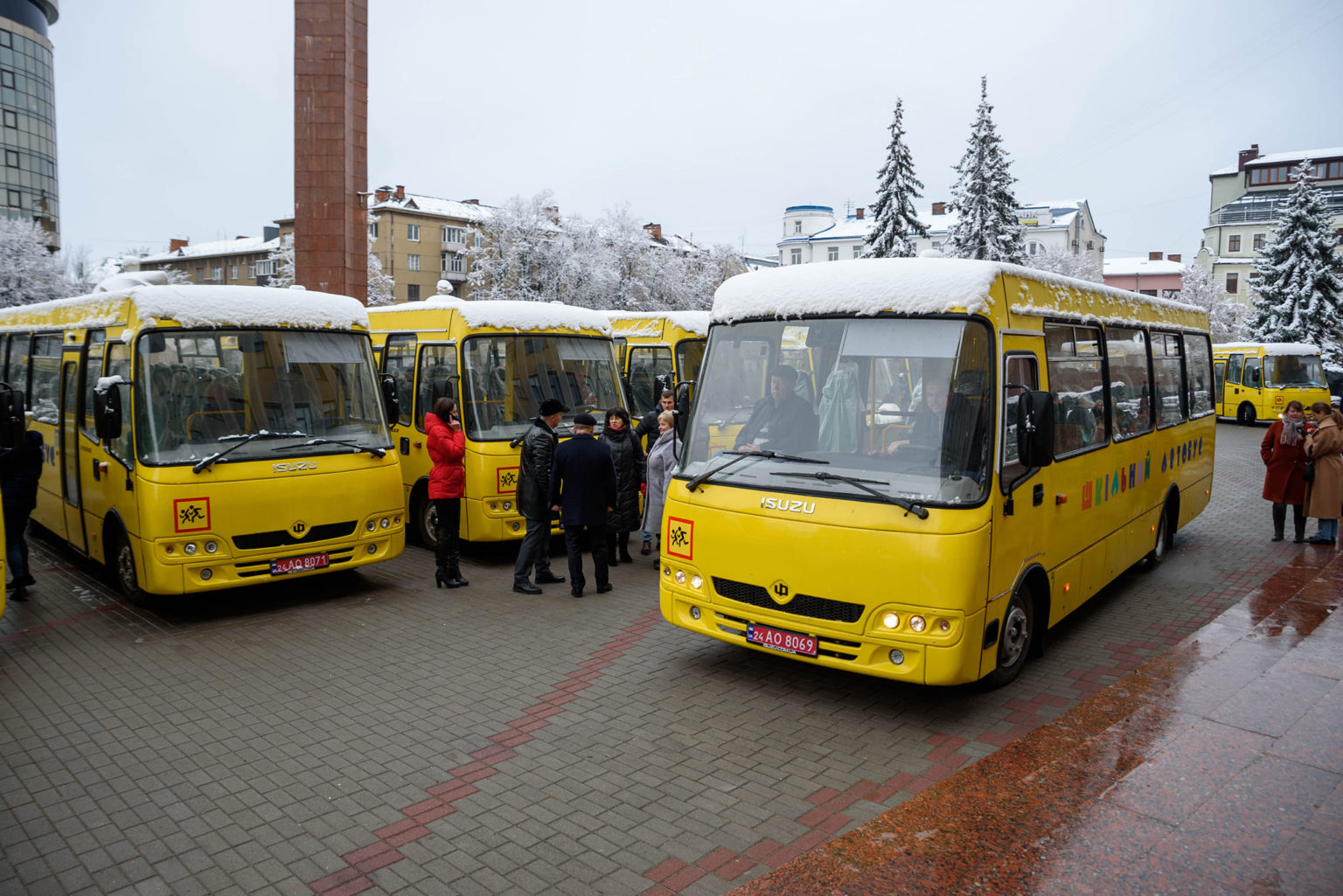 Где остановка 121 автобуса на молодежной