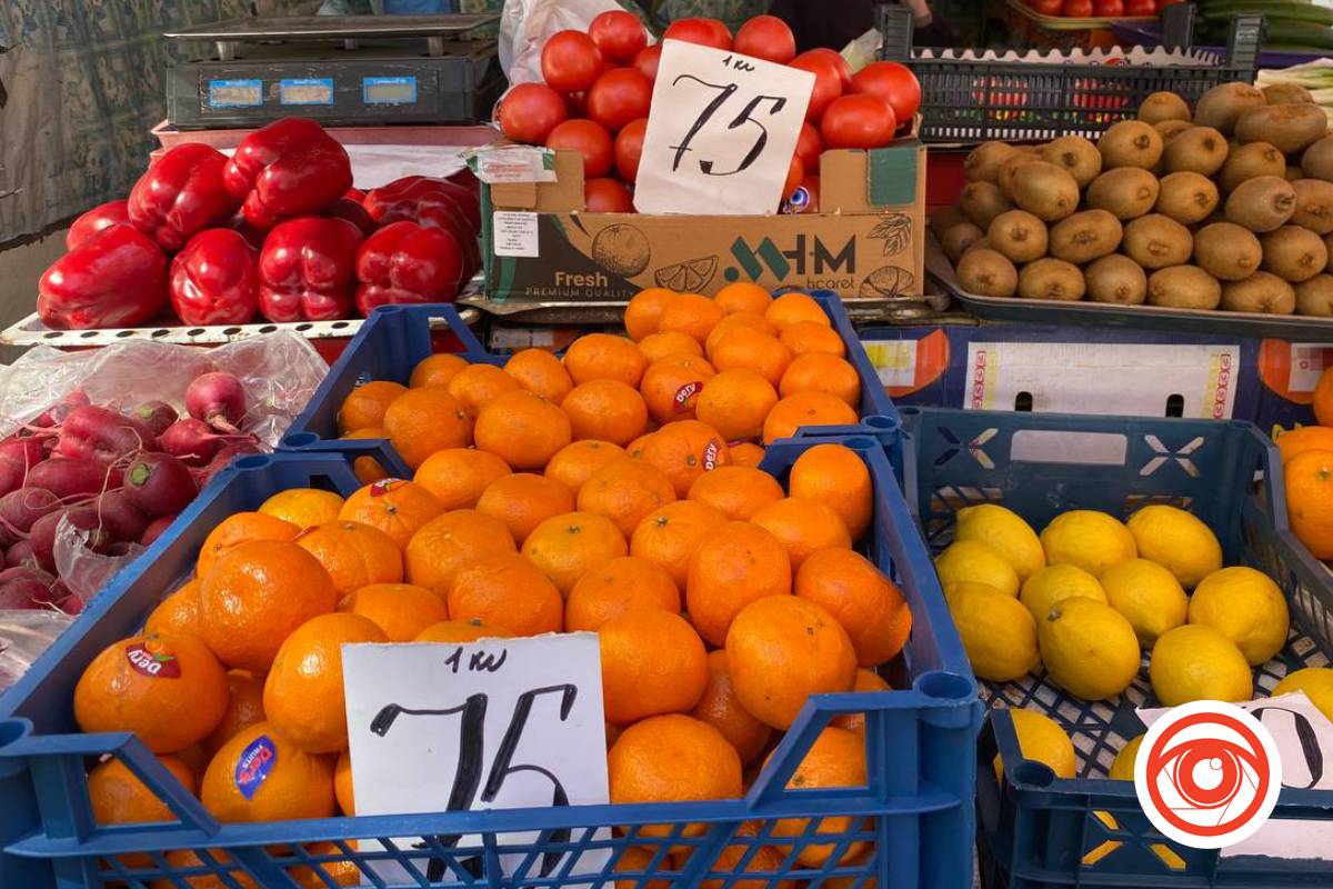 Скільки в Івано-Франківську коштують свіжі овочі: ціни на ринку та в супермаркетах