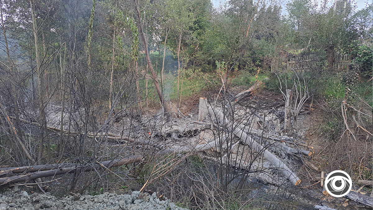 alt="Наслідки вибуху нафтопроводу на Прикарпатті | фоторепортаж з села Стримба"
