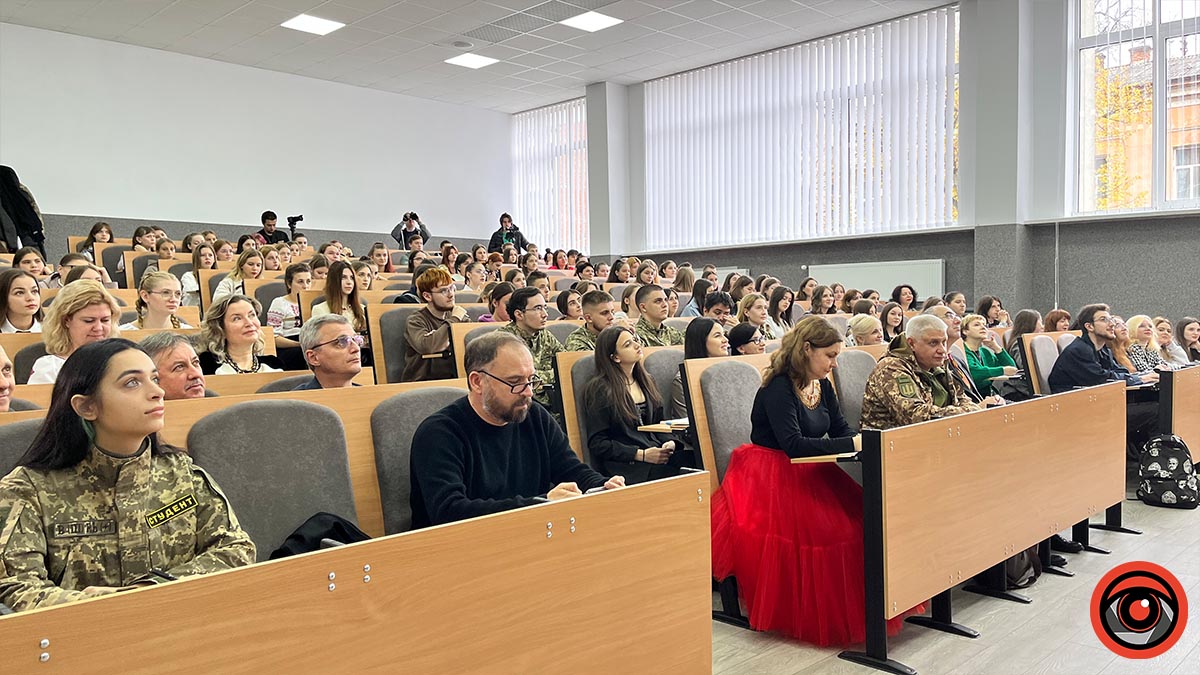 Як у Франківську писали радіодиктант єдності