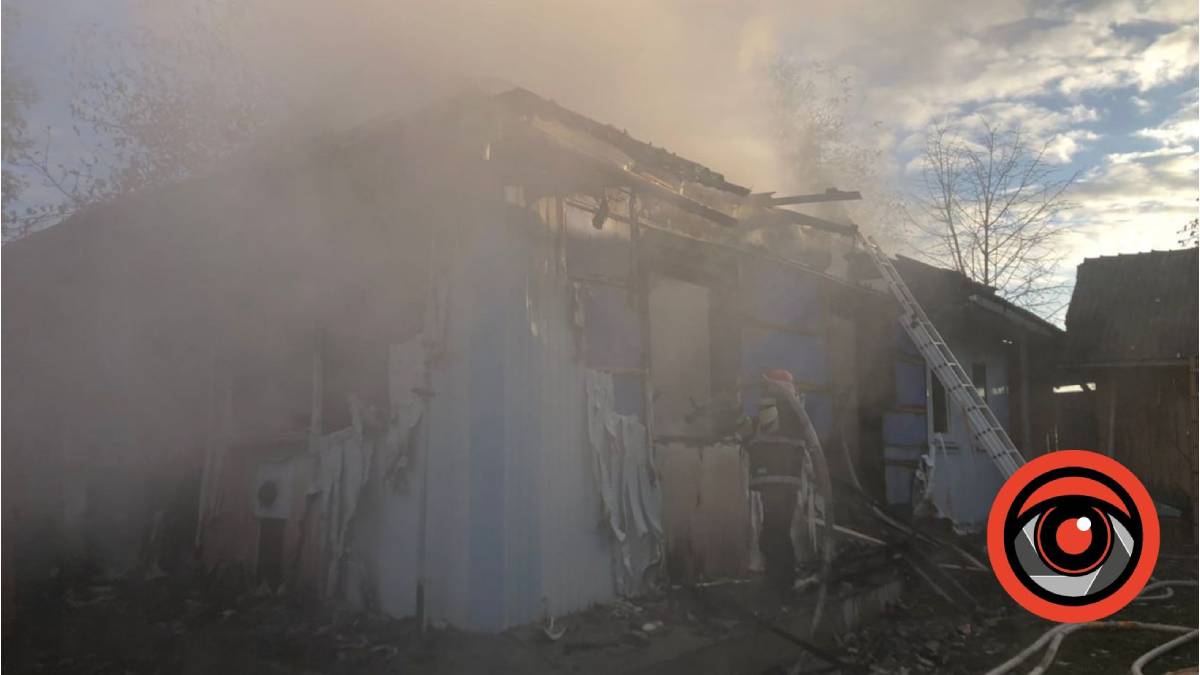 На Івано-Франківщині в селі Кобилець Коломийського району, зранку 11 жовтня, сталася пожежа в житловому приміщені, постраждала одна людина. 