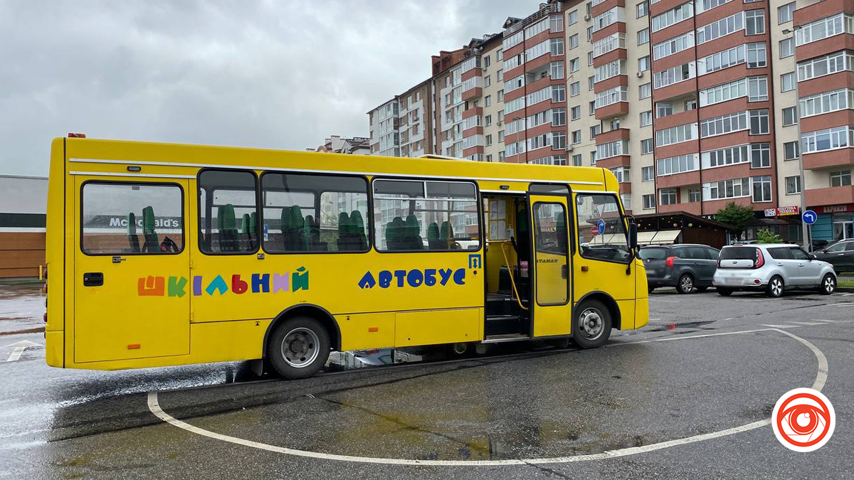 На Прикарпатті бракує шкільних автобусів