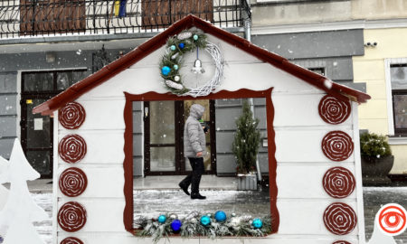 У Франківську облаштували святкову фотозону