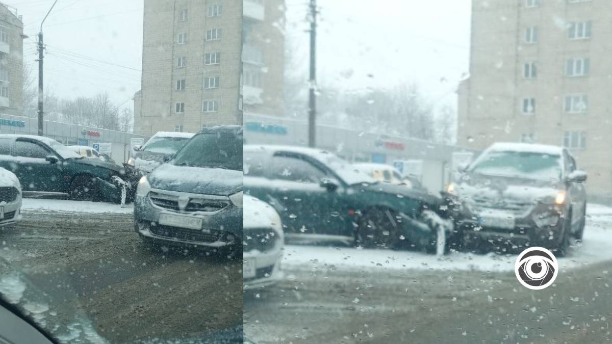 Аварія біля мосту на Пасічну в Івано-Франківську