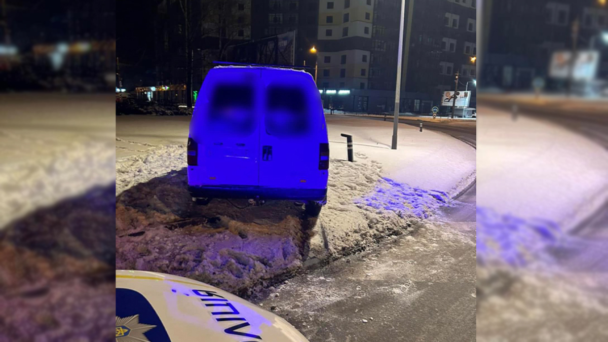 На Мазепи п'яний водій пошкодив дорожні стовпчики