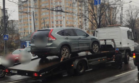 у Франківську п'яний водій, втікаючи від поліції, вчинив ДТП