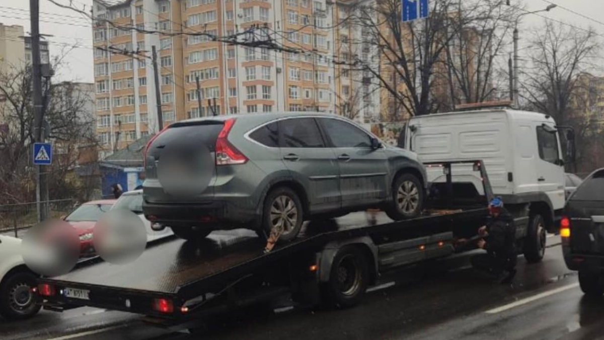 у Франківську п'яний водій, втікаючи від поліції, вчинив ДТП