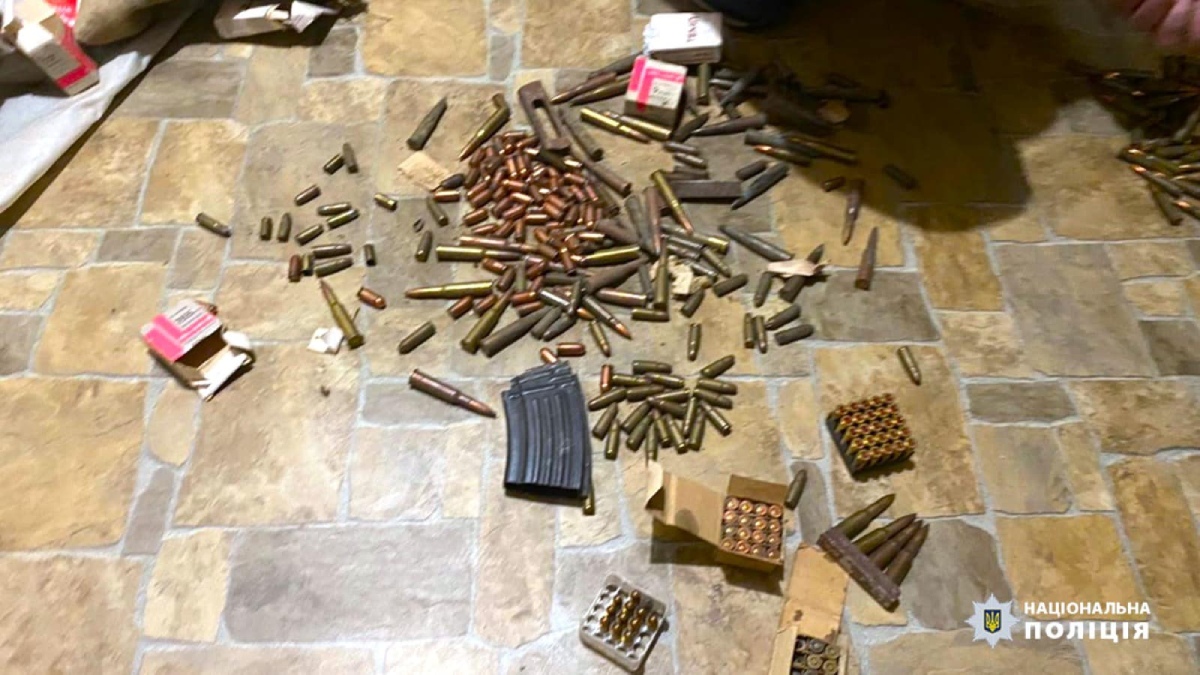 Мешканець Косівщини зберігав вогнепальну зброю і боєприпаси