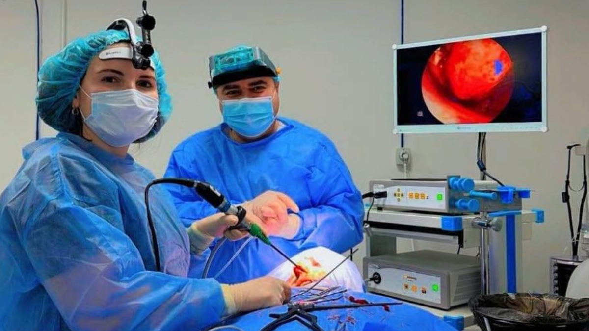 Прикарпатські лікарі почали робити ендоскопічні операції на слізних шляхах