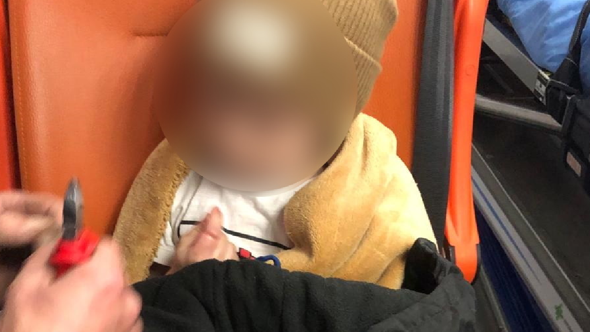 У Франківську рятувальники вивільнили з іграшки пальчик дитини