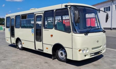 Намагався відкупитися: у Франківську зупинили водія автобуса на підпитку
