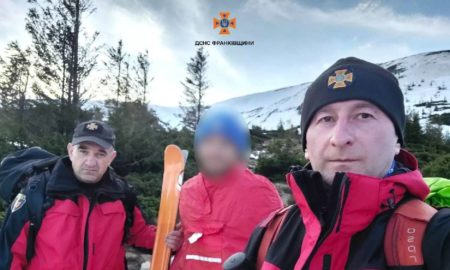 Стало погано : рятувальники надали допомогу туристу в горах