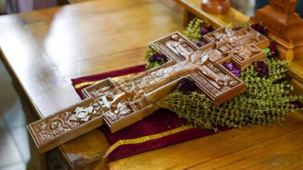 В Архікатедральному соборі виставлять для почитання частинку Животворящого Хреста Господнього