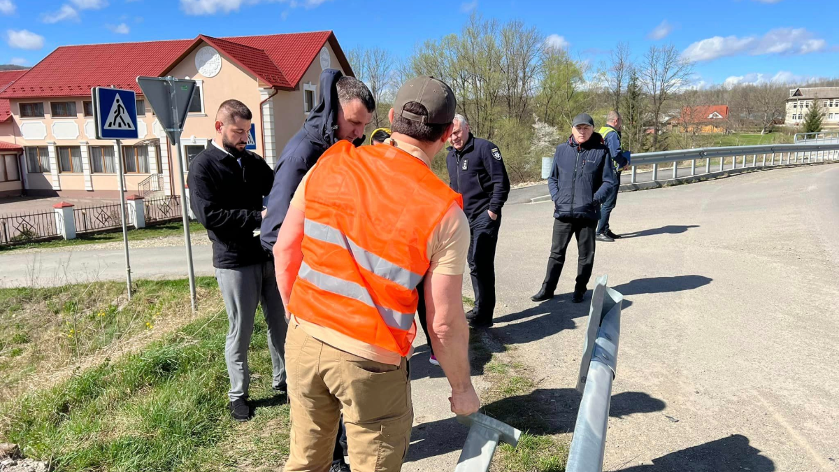 Скандальний ревізор-нардеп Тищенко приїхав на Прикарпаття, щоб перевірити ремонт доріг та мостів. ФОТО