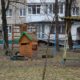 Нереалізований ремонт: Прибудинкова територія на Набережній у Франківську залишиться без змін