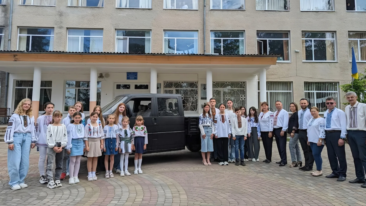5 закладів освіти Івано-Франківської громади зібрали понад 125 тисяч грн на підтримку ЗСУ