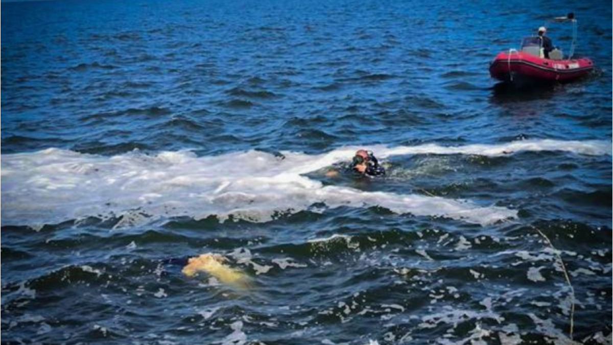 В Одесі водолази знайшли тіло дівчини, яку під час шторму хвилею знесло в море