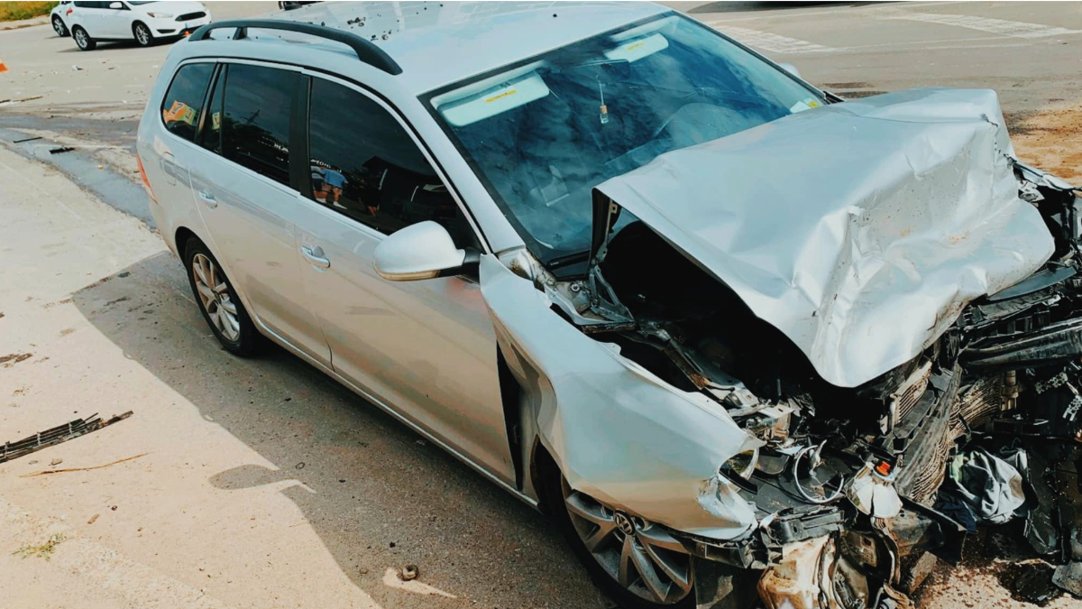 В Івано-Франківську зіштовхнулися два автомобілі: постраждав водій