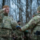 Під час робочої поїздки на Донеччину? Головнокомандувач ЗСУ генерал Олександр Сирський? вручив нагороду старшому солдату з Делятина, Сікачину Тарасу.