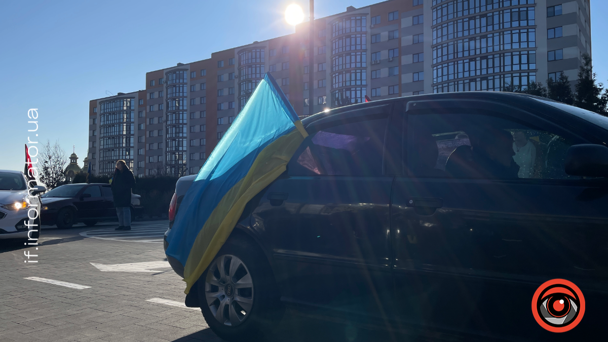 У Франківську відбувся автопробіг на знак підтримки військовополонених