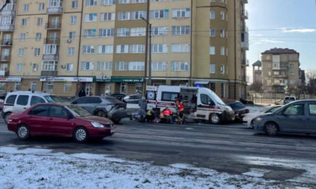 ДТП з потрепілими на Надрічній