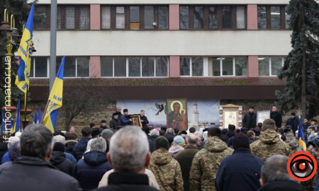 На Вічевому Майдані у Франківську вшанували воїна