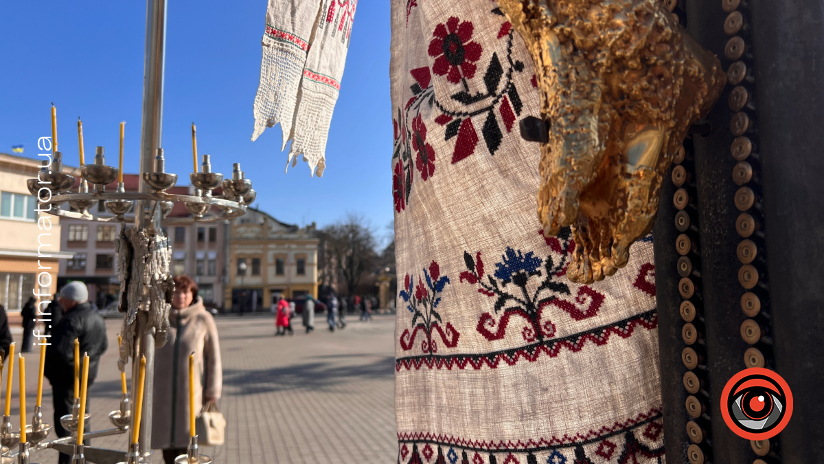 Рятівник України - скульптура в ІФ