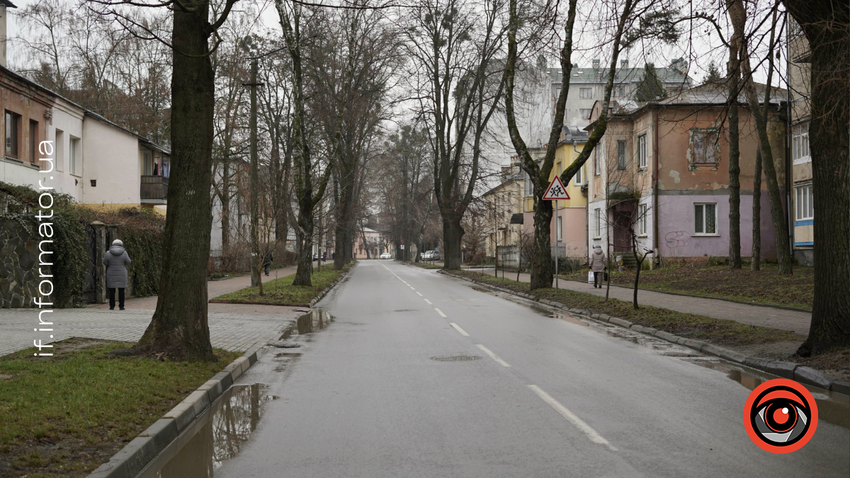 Вулиця Франківська, дорога, дорожні знаки, сирість, холод, Франківськ