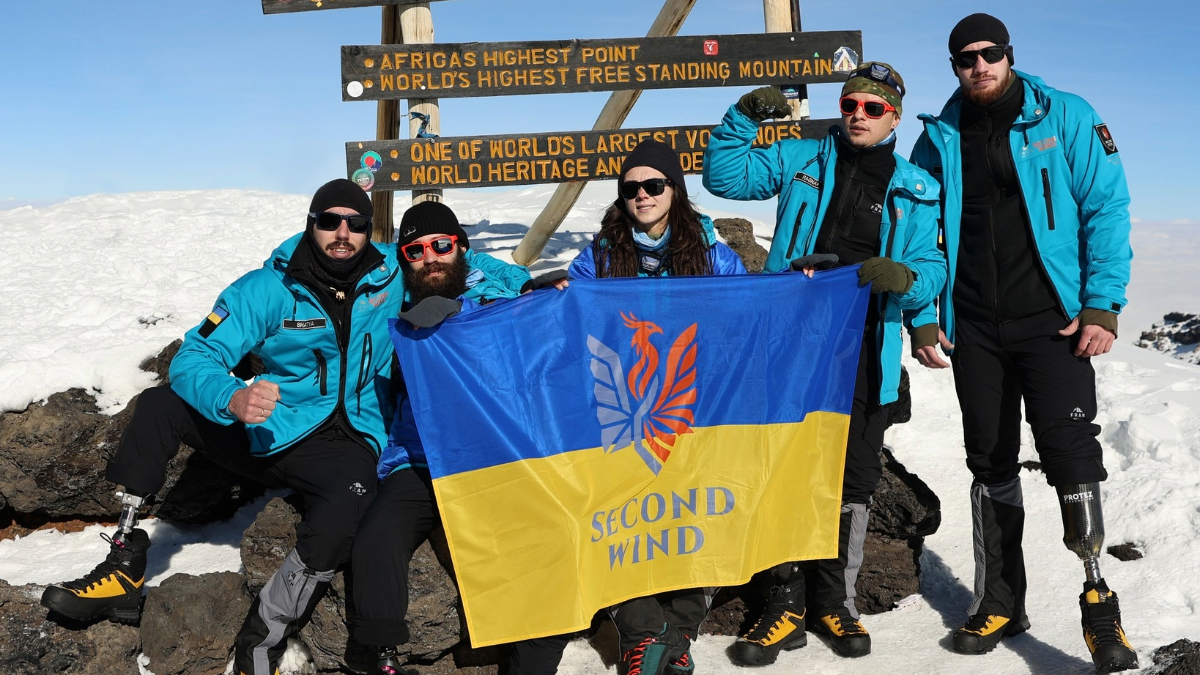 Незламність – не просто слово: українські воїни та воїнка піднялись на Кіліманджаро після важких поранень