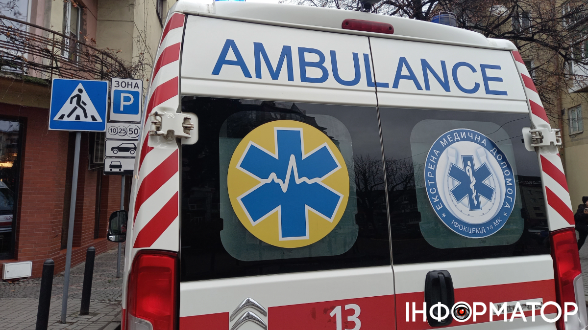 Автівка швидкої допомоги