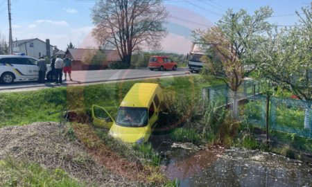 У селі Голинь, Калуського району, сталася дорожньо-транспортна пригода, зіткнулися вантажівка та легковик