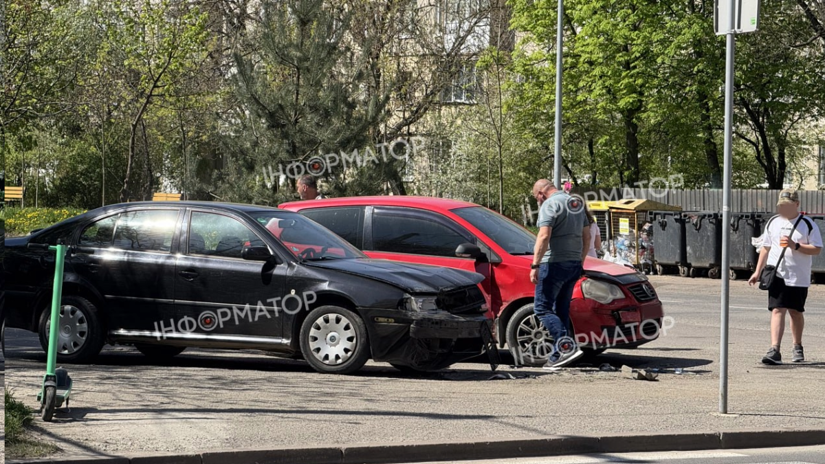 Автомобільний "боулінг" через п'яного водія в Івано-Франківську: ФОТО 