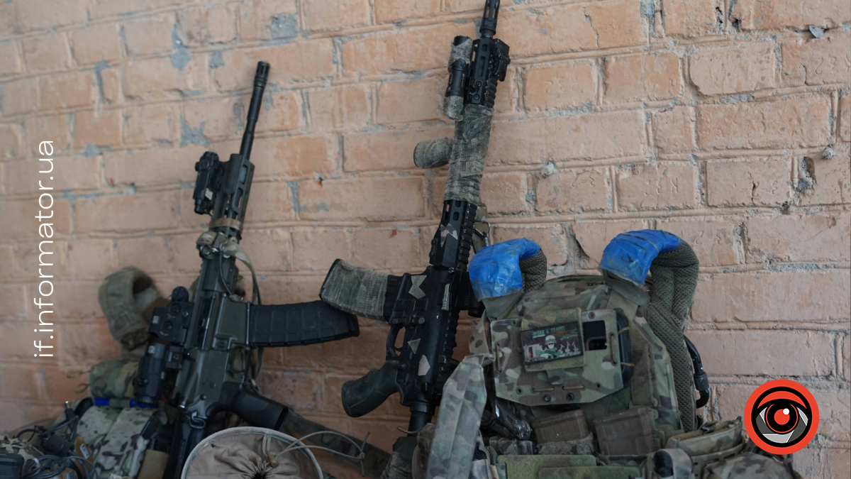Азову 11 років: в шести містах країни відзначили річницю й Франківськ — не виняток!