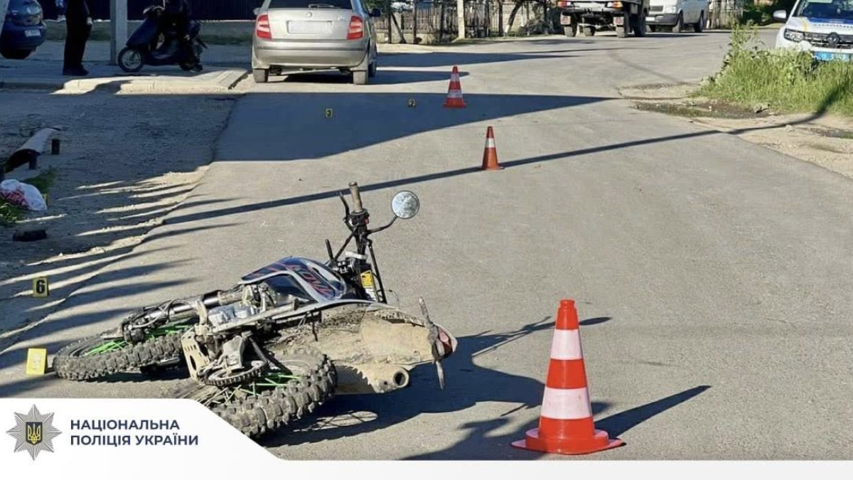 30 травня в селищі Битків, що на Надвірнянщині, сталася дорожньо-транспортна пригода, внаслідок якої постраждала 16-річна дівчина