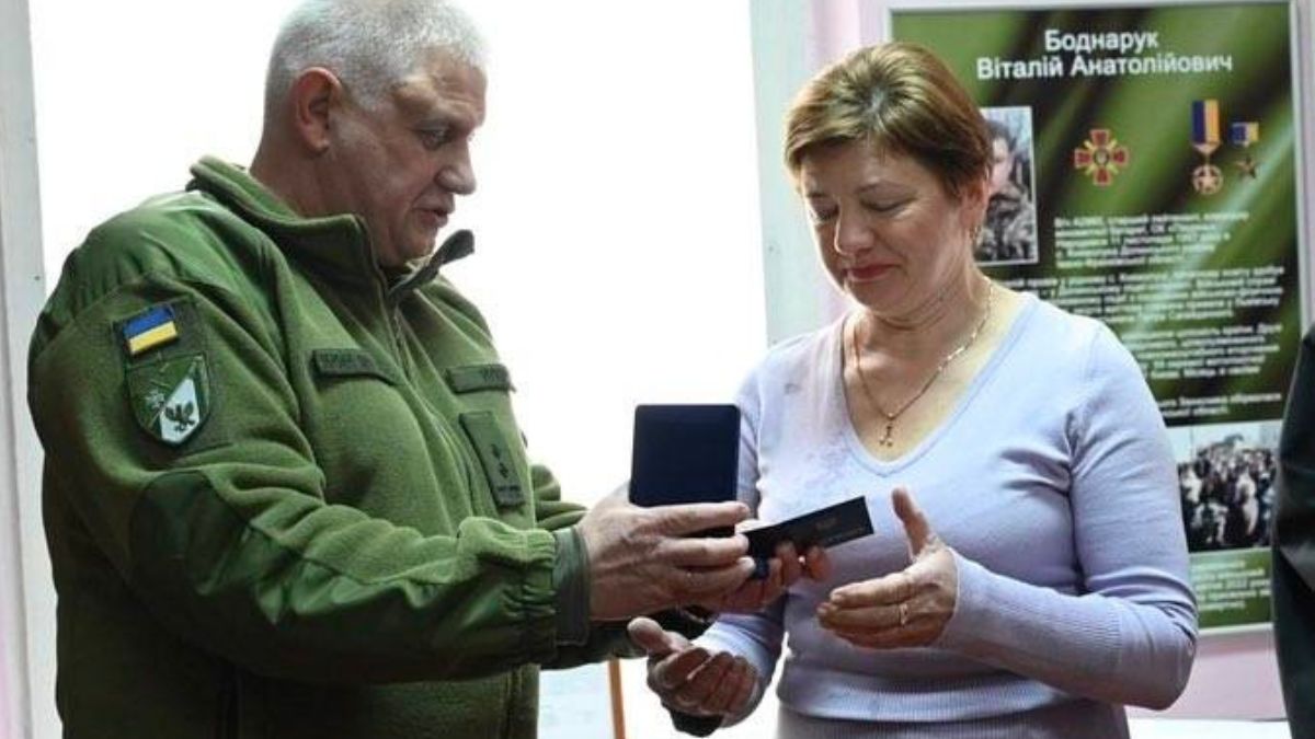 Нагородження матерів полеглих військових