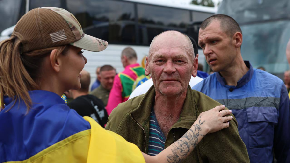 У другий день обміну полоненими у форматі 1000 на 1000 додому повернулися ще 307 українських захисників