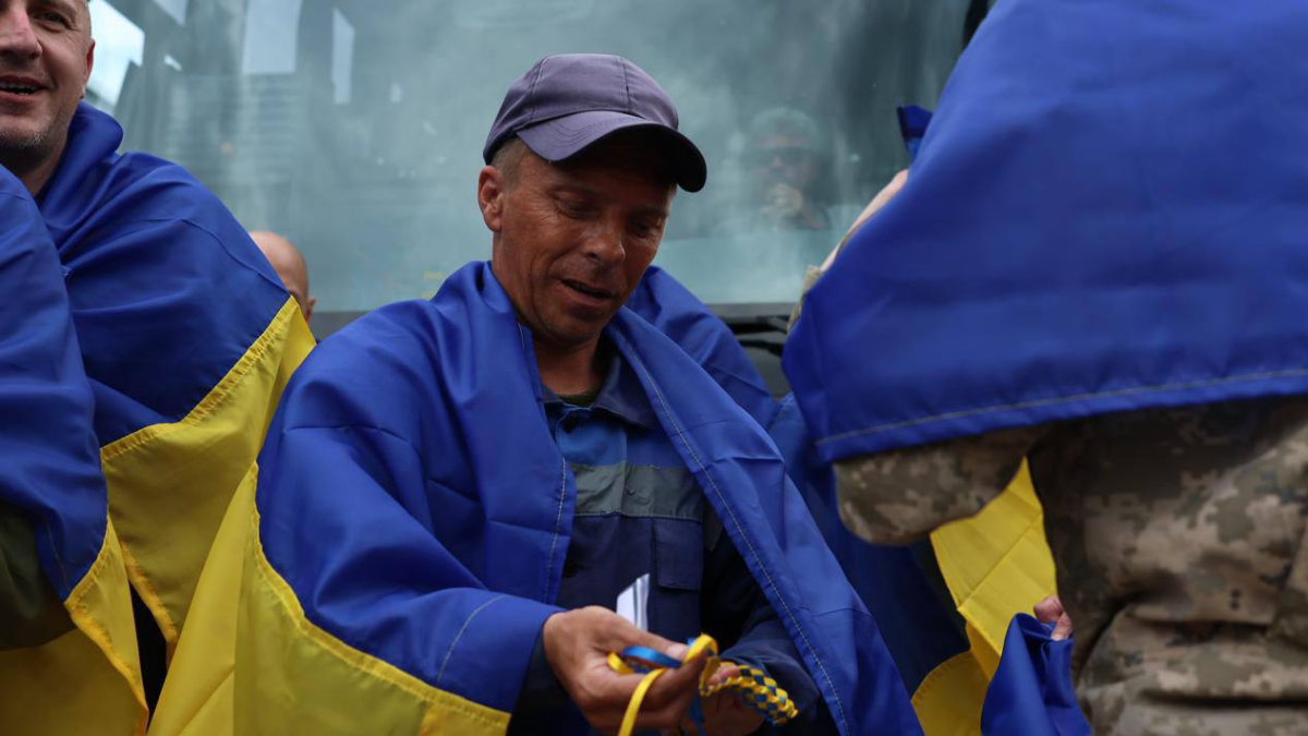 У другий день обміну полоненими у форматі 1000 на 1000 додому повернулися ще 307 українських захисників