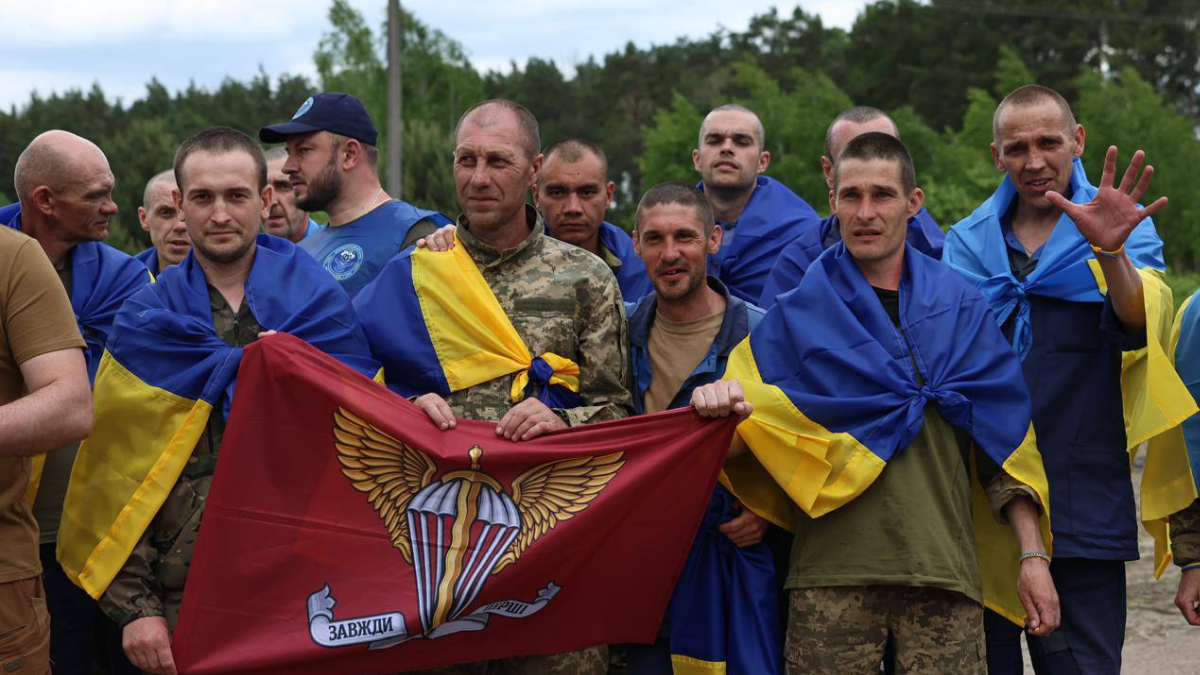 У другий день обміну полоненими у форматі 1000 на 1000 додому повернулися ще 307 українських захисників