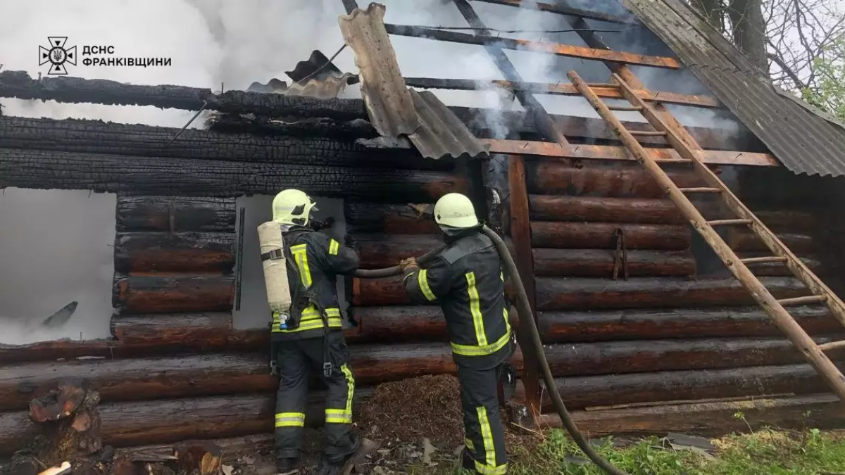 9 травня на території приватного господарства в селі Зелена Пасічнянської територіальної громади сталася пожежа