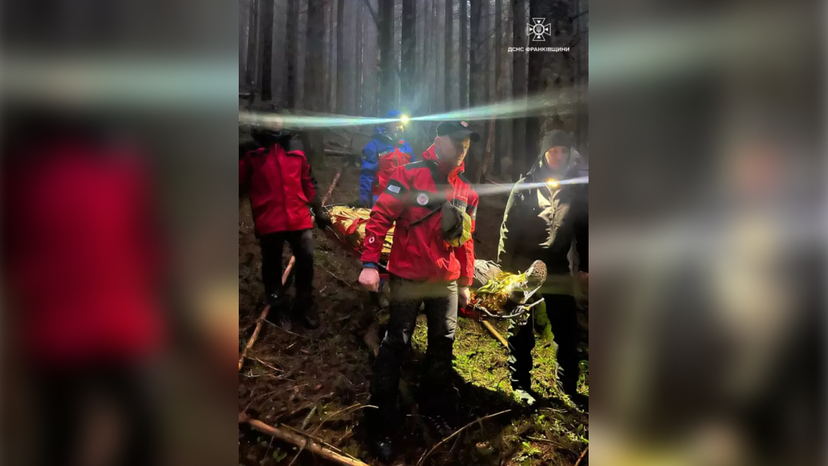 24 травня в лісовому масиві села Буркут, Верховинського району, рятувальники транспортували тіло 33-річного жителя міста Дніпро.
