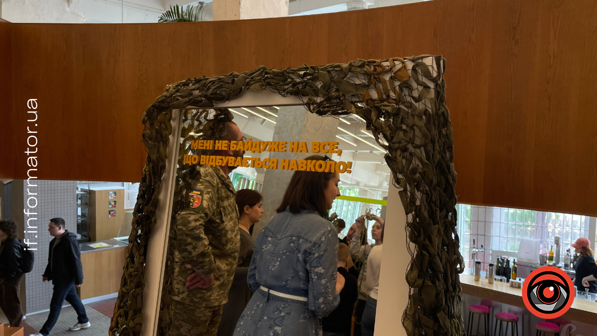 В Івано-Франківську відбулася волонтерська зустріч з плетіння маскувальних сіток