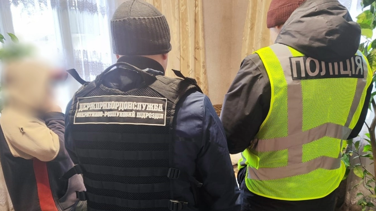 Допомогли синам втекти: на Івано-Франківщині двох жінок підозрюють у підробці документів - Інформатор Івано-Франківськ на we.ua