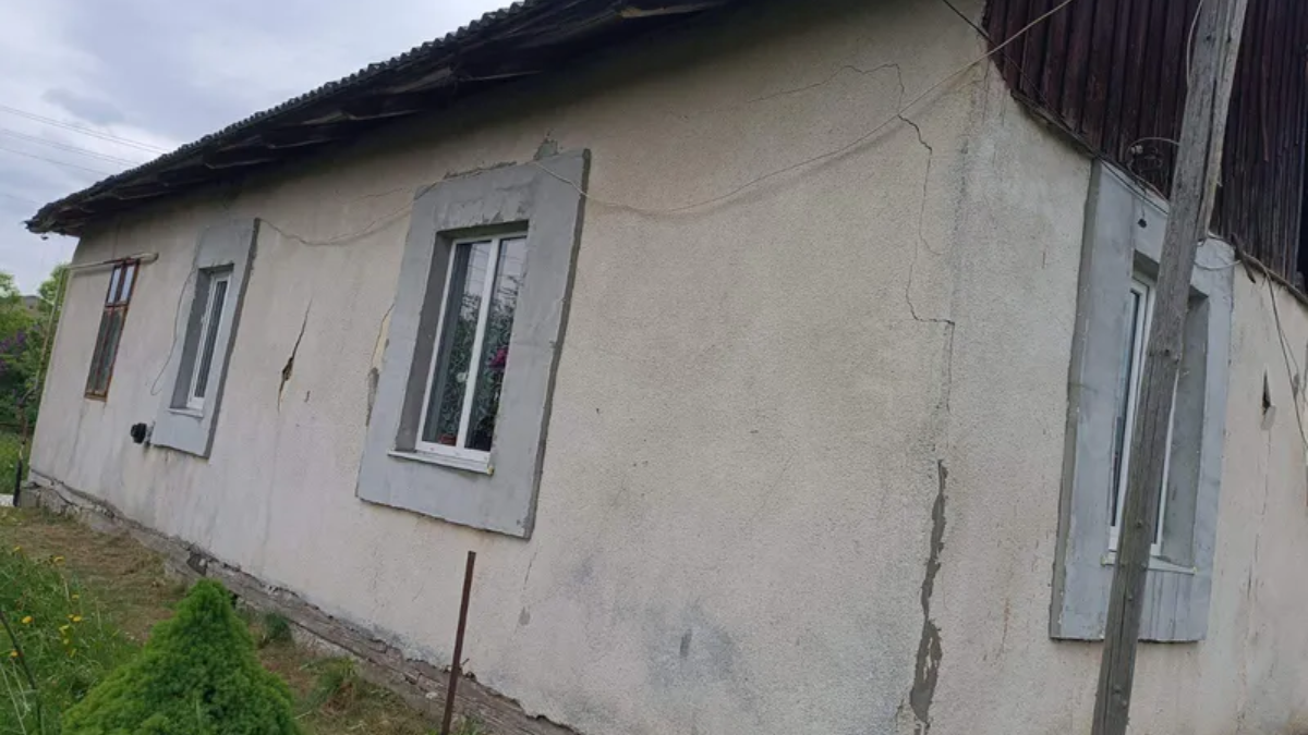 У селі Старі Богородчани Івано-Франківського району оголосили аукціон з продажу громадського будинку. Стартова ціна об’єкта становить 1 гривня.
