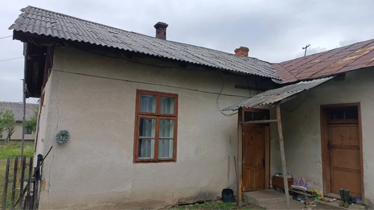 У селі Старі Богородчани Івано-Франківського району оголосили аукціон з продажу громадського будинку. Стартова ціна об’єкта становить 1 гривня.У селі Старі Богородчани Івано-Франківського району оголосили аукціон з продажу громадського будинку. Стартова ціна об’єкта становить 1 гривня.