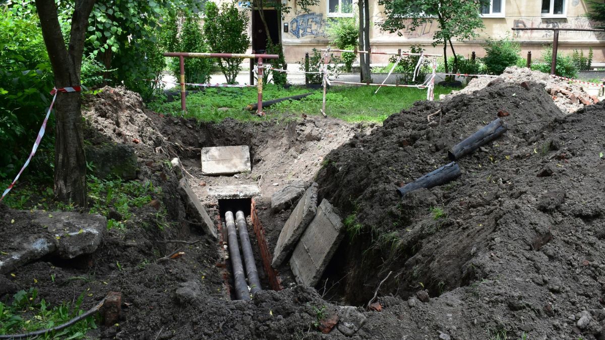 Ремонт труб на Бельведерській