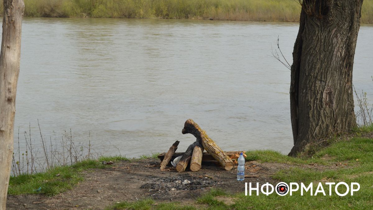 Безпечне купання в річці