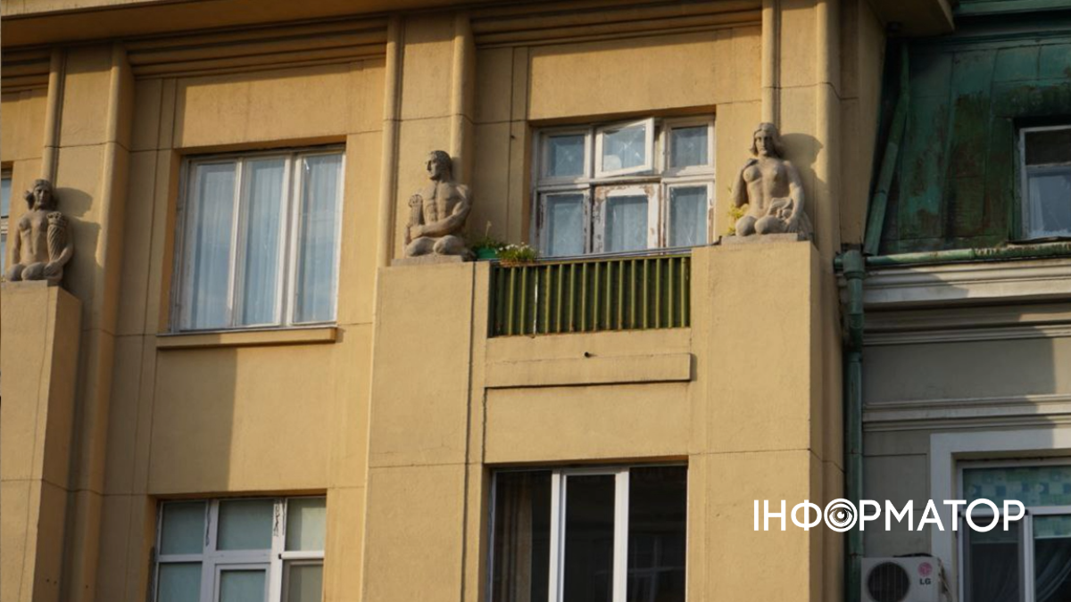 Кам'яниця Карла Гаусвальда — п'ятиповерховий провісник конструктивізму на розі вулиць Незалежності та Вітовського