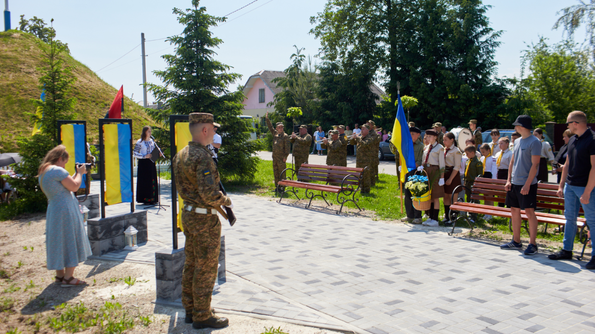 Меморіал полеглим Героям у Березівці
