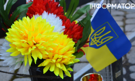 Квіти для полеглих захисників