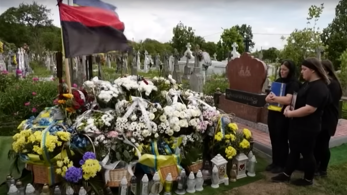 На Івано-Франківщині стався конфлікт через місце на кладовищі, яке сільська влада виділила для поховання загиблого військовослужбовця